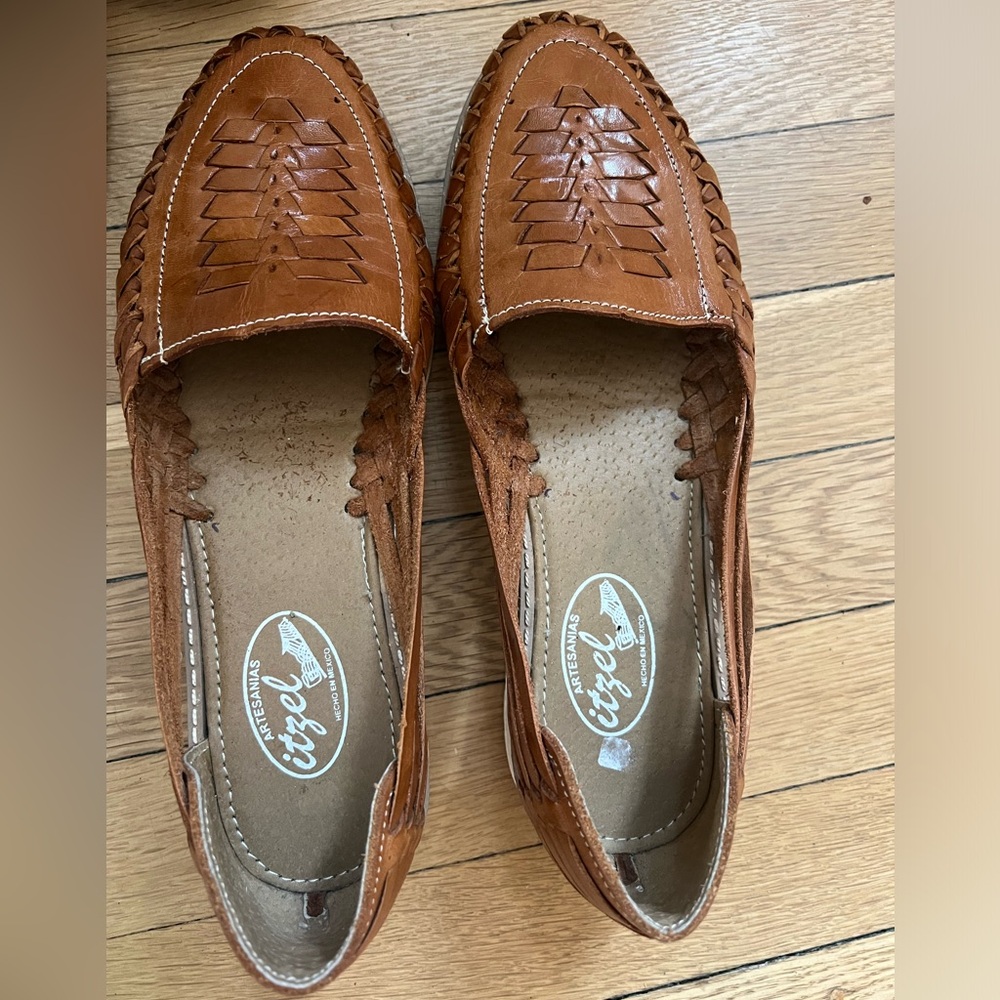 Artesanias Itzel Huarache Loafers
| Made in Mexico (unmarked/fit like 10W)